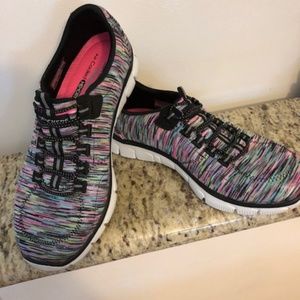 Skechers tennis shoes